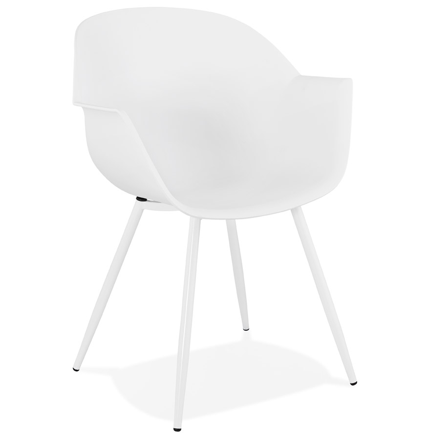 Designové bílé křeslo s loketní opěrkou „KELLY“