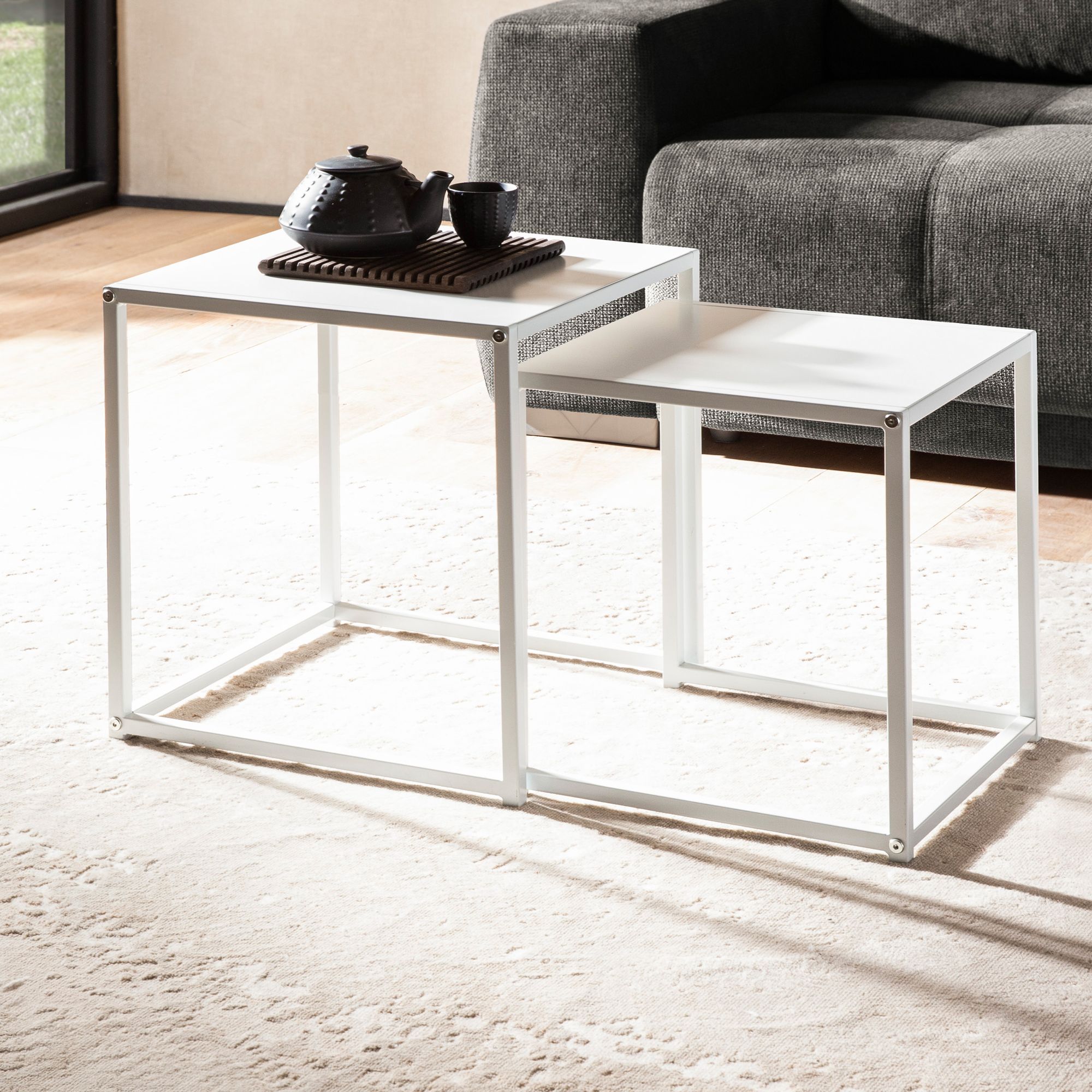 Sada 2 Odkládacích Stolků Bílý Kov 40x40x45 & 35x35x40 cm | Industriální Design